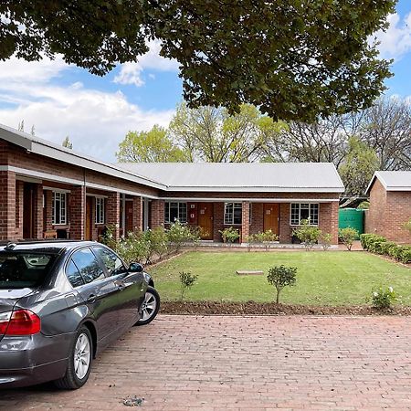 Village Lodge Harrismith Exterior foto