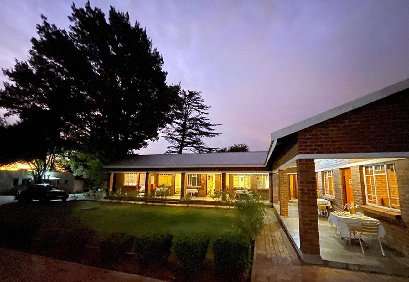 Village Lodge Harrismith Exterior foto