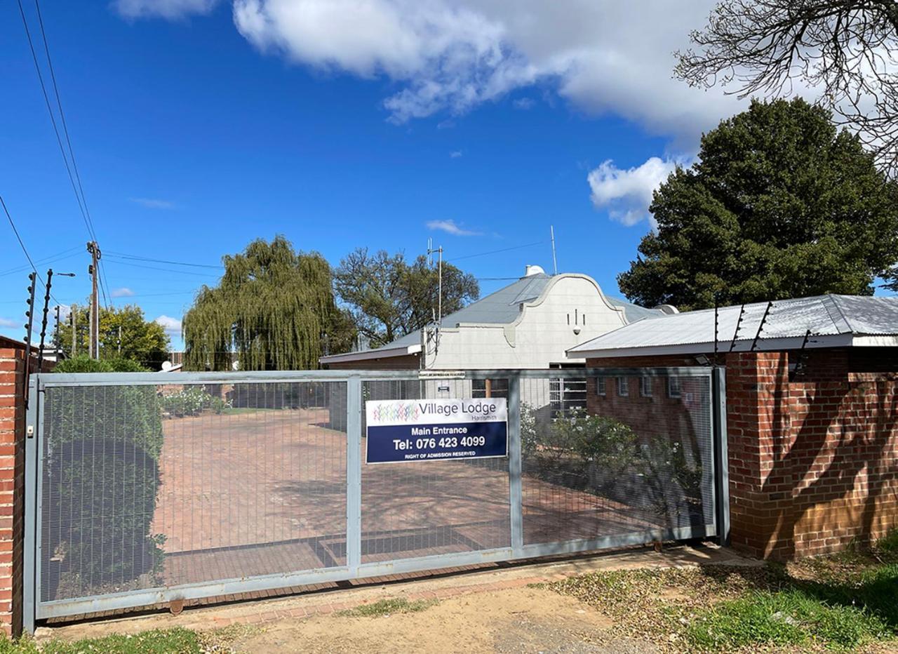 Village Lodge Harrismith Exterior foto