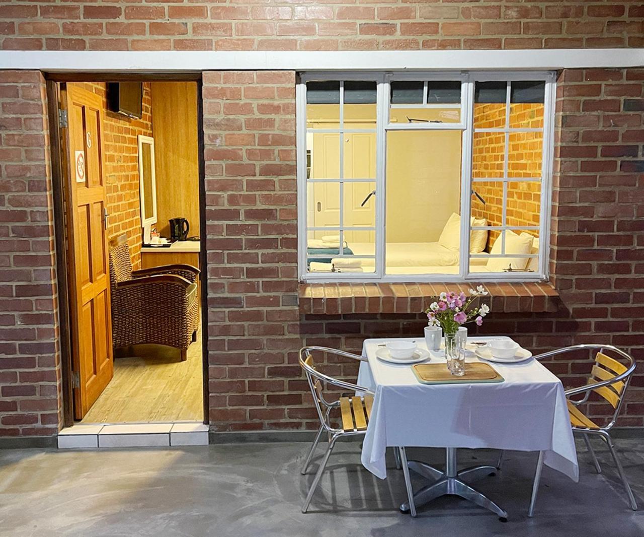 Village Lodge Harrismith Exterior foto